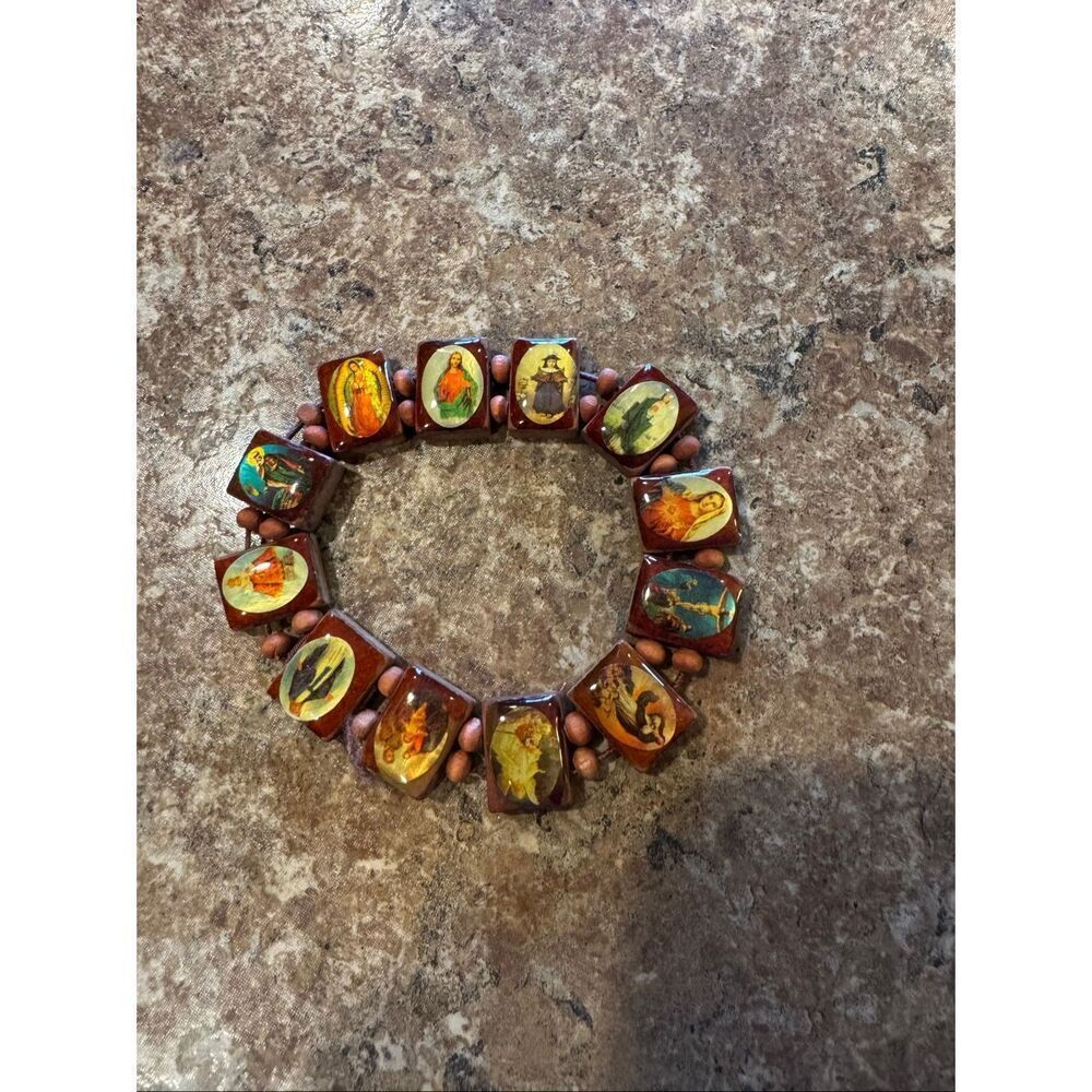 Vintage Handmade Catholic Saints Stretch Bracelet Wood Beads Virgin Mary Jesus R